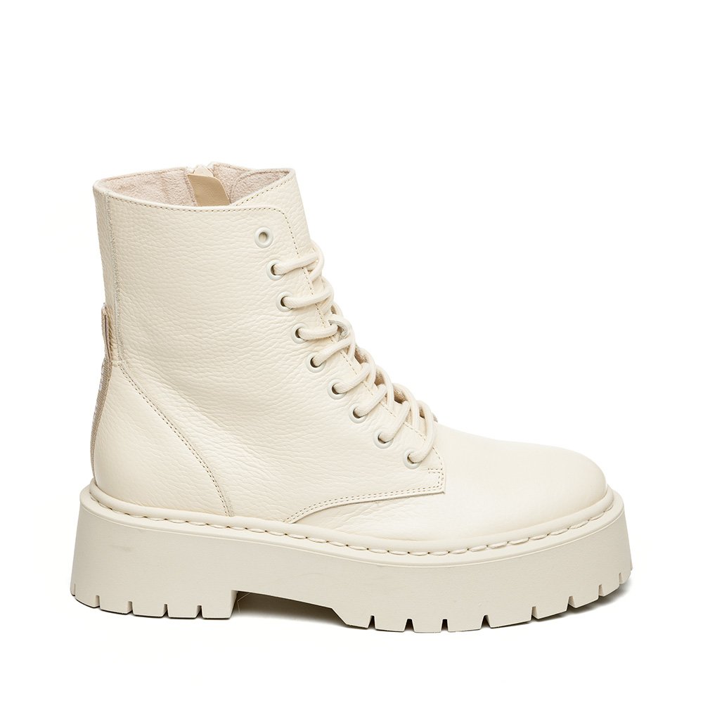 Beige boot