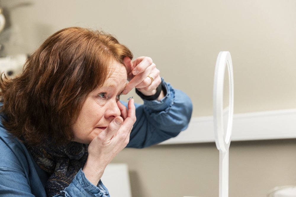 Opplæring på bruk av linser hos Interoptik Mysen