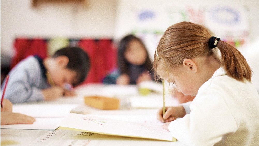 Barn på skolen